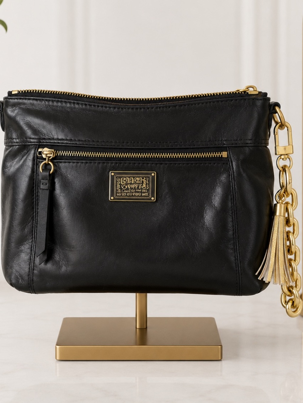 Coach poppy black embossed leather bag clutch